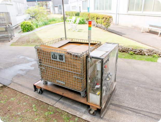 AGV (無人搬送車)
